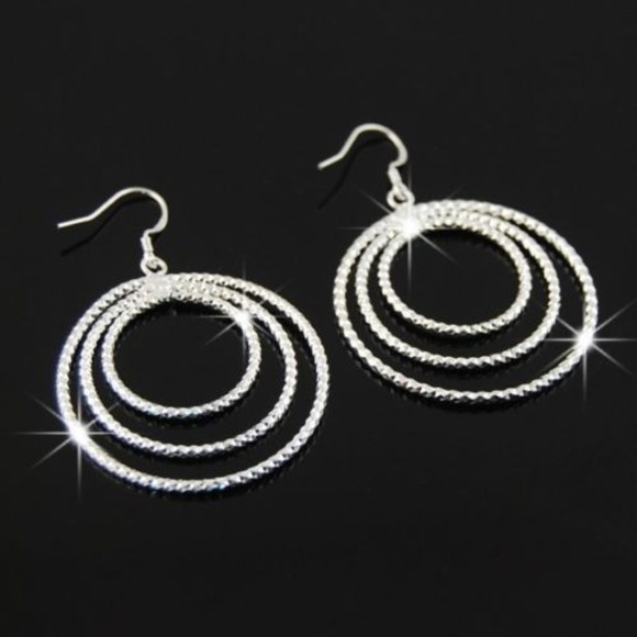 Jewelry - Textured hoop earrings new